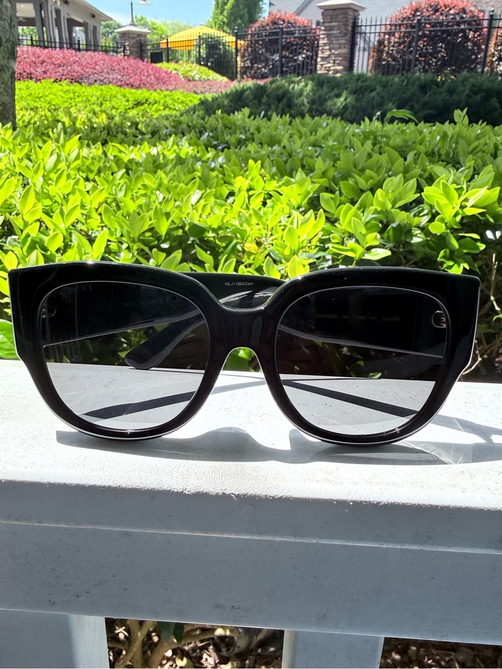 Gucci Black Oversized Cat-Eye Sunglasses